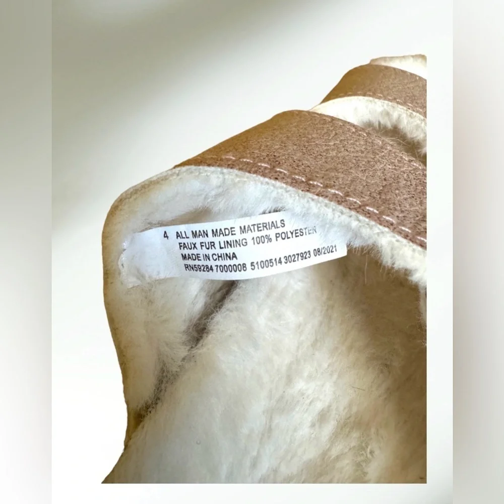 Sugar & Jade Tween Girls Faux Fur Double Buckle Slides - Pink Size 4 NWT